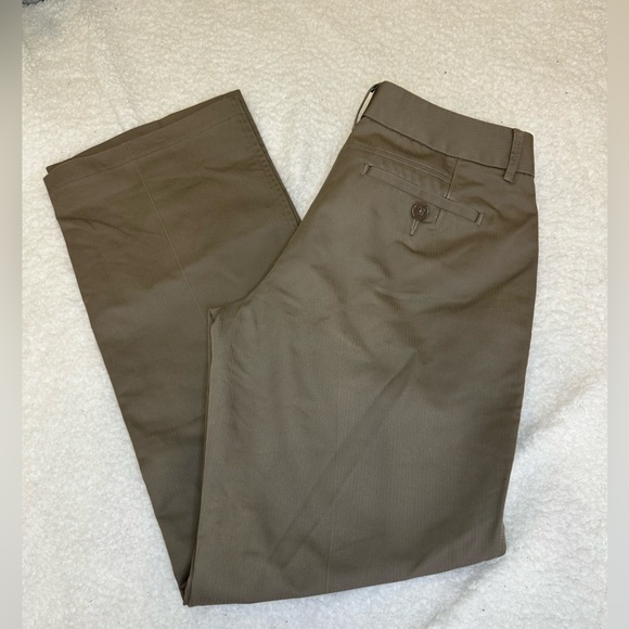 Women’s Eddie Bauer Mercer Fit wrinkle resistant pants. Size 2. - Picture 10 of 11